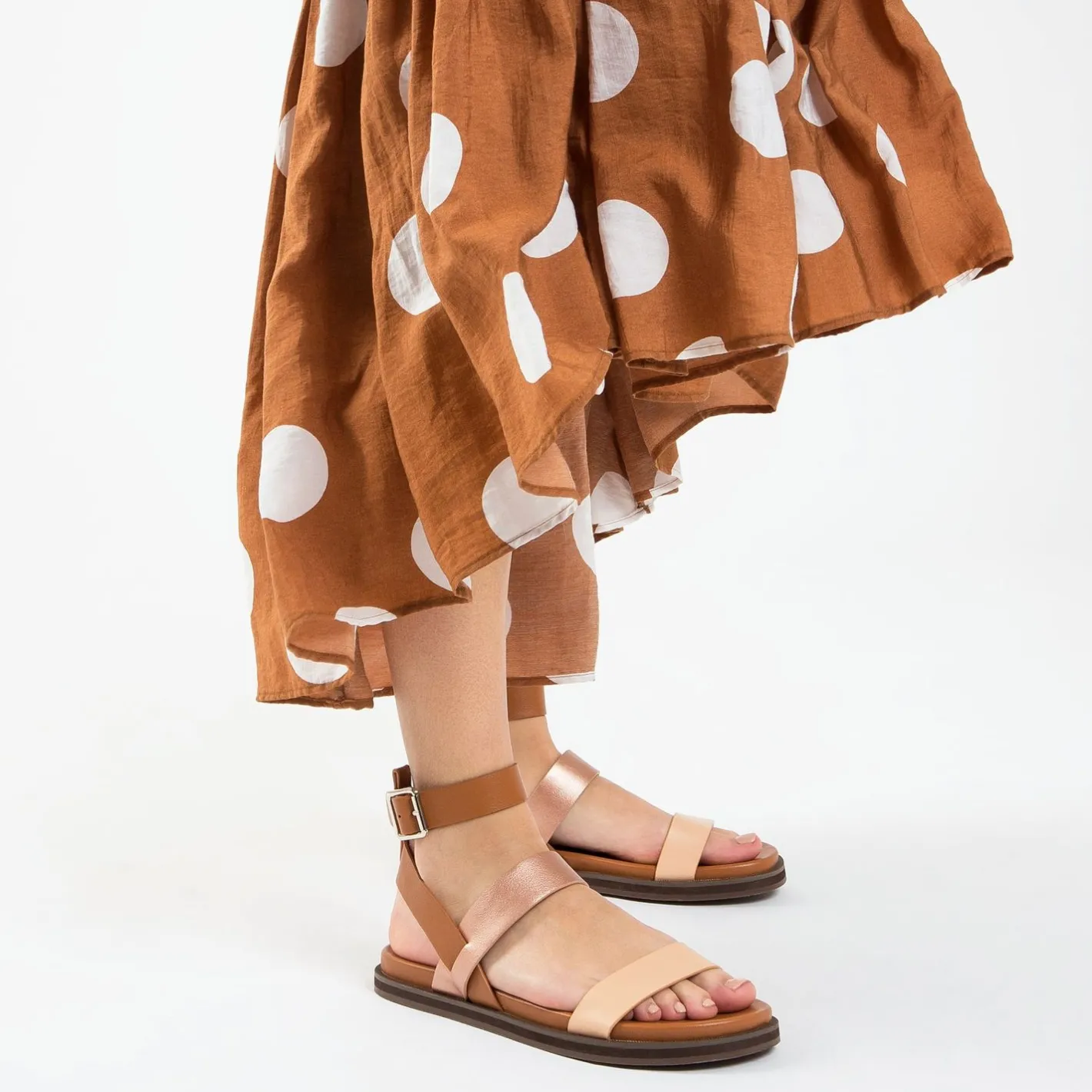 Vanessa Wu Sandales Plates Ninon Camel A Brides Rose Gold Et Rose Pale Outlet
