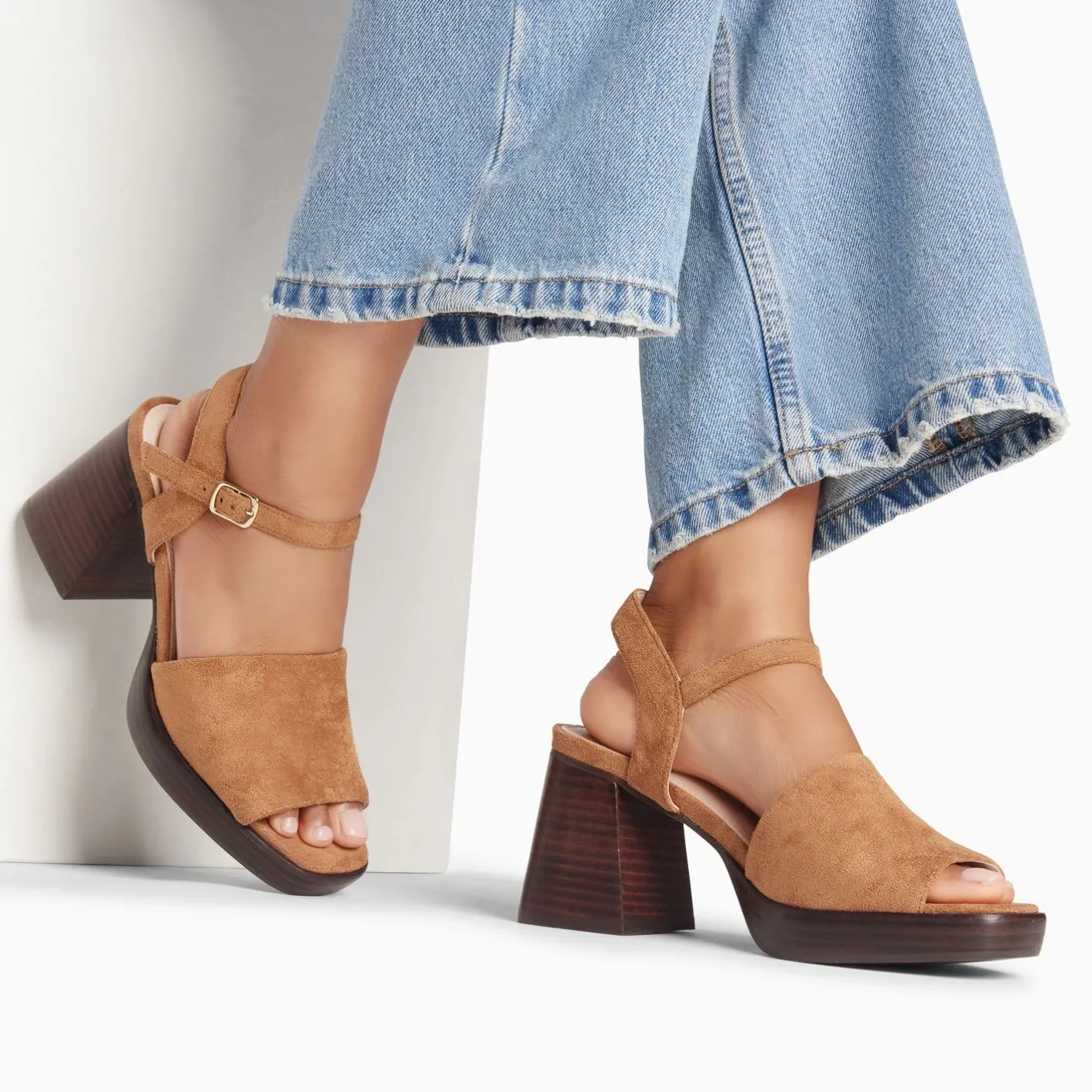 Vanessa Wu Sandales Tyrah Camel A Plateforme Et Talon Bois Discount